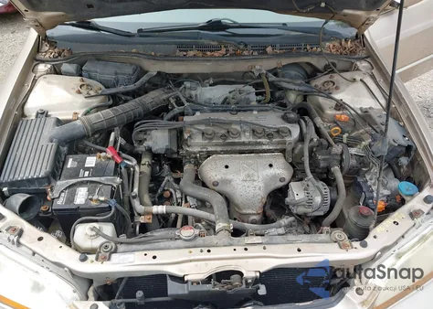 2000 Honda Accord 2.3 Se from USA, damaged, VIN 1HGCG5676YA055134